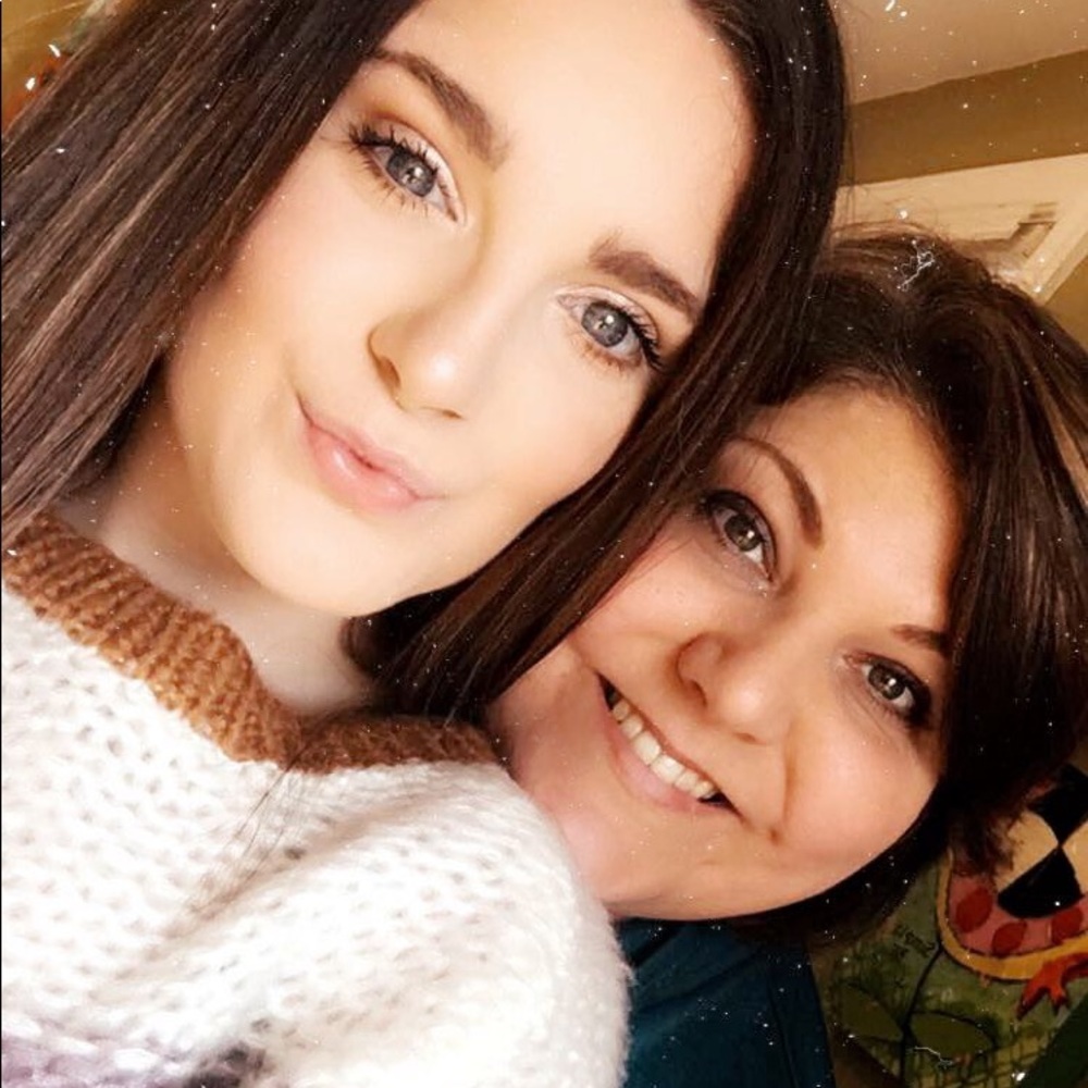 Meet your Posher, Avery